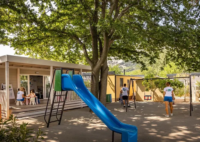 Valamar 4* باشْكا